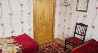 Гостиница Guest house Vostochnaya 27 Дивеево Кровать в общем 6-местном номере для мужчин и женщин-1